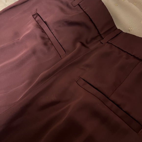 Abercrombie Plum Matching Set (top and bottom) in XS - Picture 9 of 9